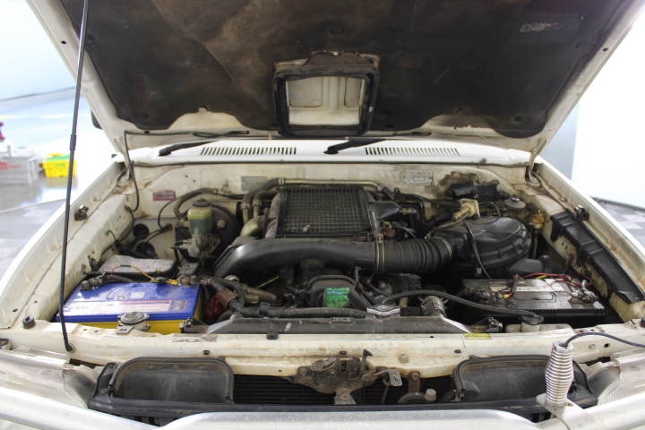 PRESENZA Heavy Duty Toilet Seat 2 Pack. NB: No box. Dusty from storage.