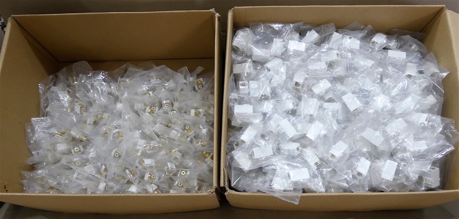 ENABOT EBO AIR 2 Funny Pet Companion Robot, White. NB: Minor use