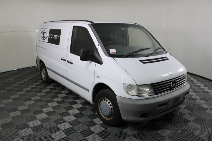 LOGITECH Combo Touch iPad Air 11-inch (M2 & M3), iPad Air (5th gen - 2022)