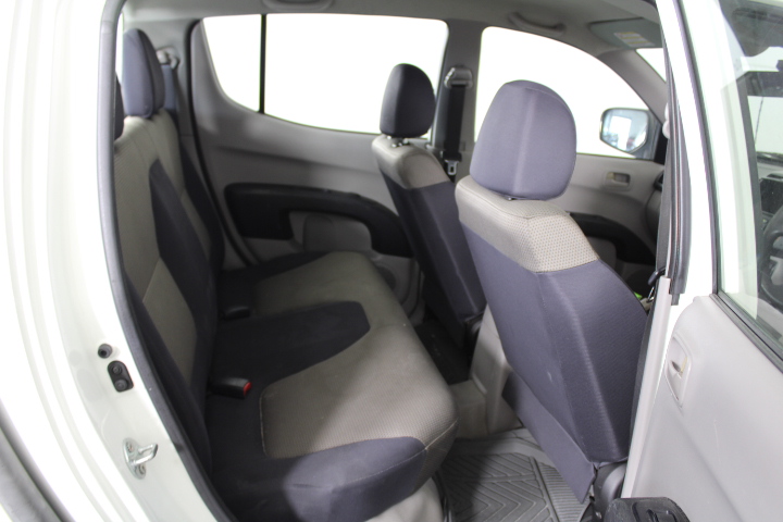 2021 Nissan Navara 4X4 SL Series 4 Turbo Diesel Manual Crew Cab Chassis