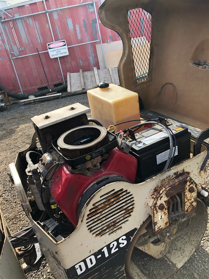 1966 Australia First & Last Queen Elizabeth Silver round fifty cents