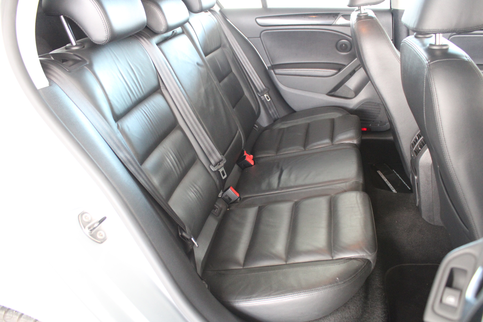 <p>2004 ATA 8x5 Dingo Combi Tandem Box Trailer</p>