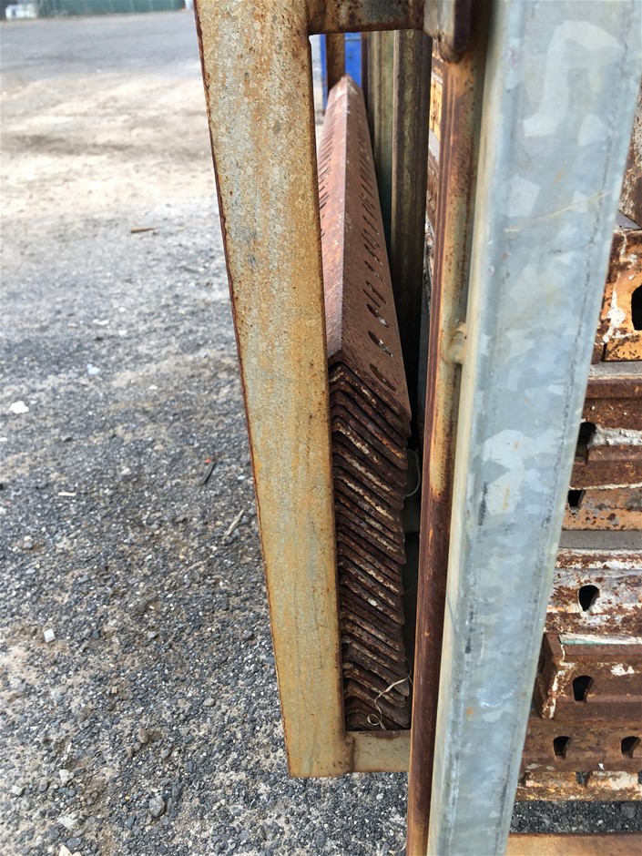 Universal Plate Clamp