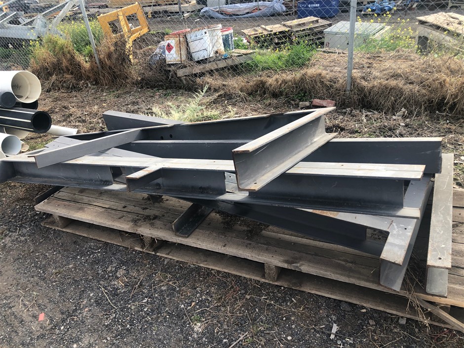 Rectangular Geometric Earrings in Rose