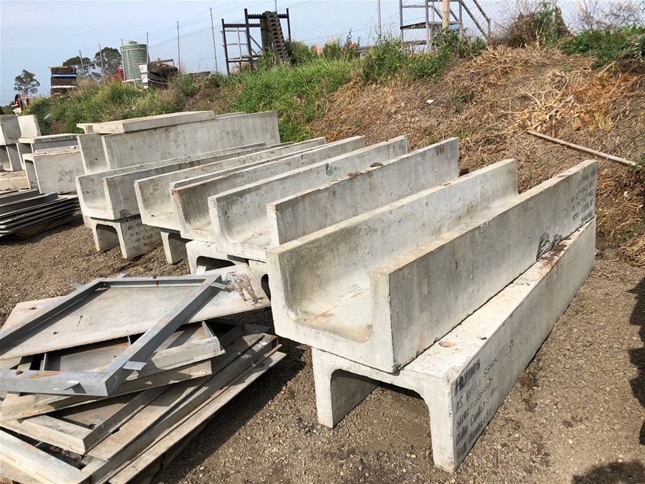 Party/Event Poly Folding Tables