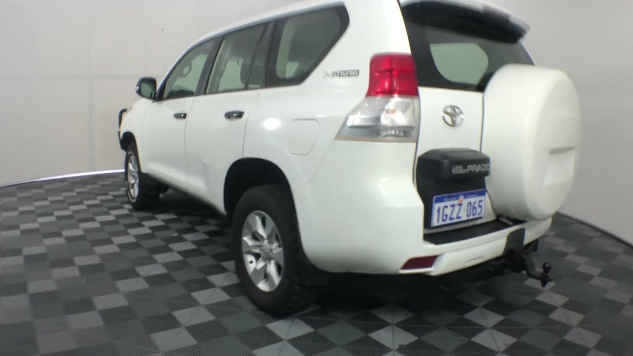 DJI Osmo Mobile 7 Gimbal Stabilizer for iPhone, Android, Built-in Tripod, U