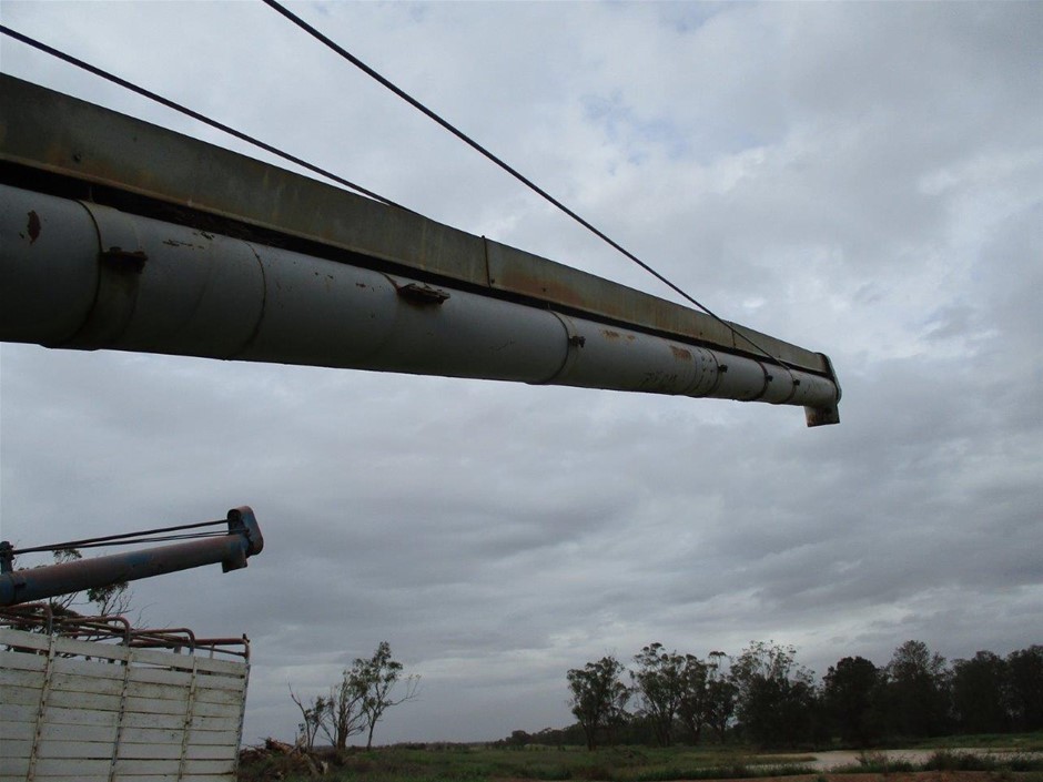 BRAUN Series X XT5200 Beard Trimmer and Body Shaver for Facial/ Body Hair.