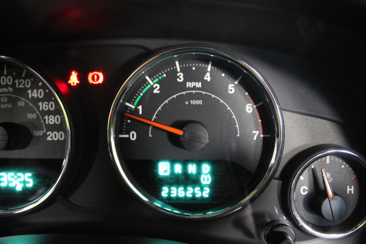 18ct White Gold Kunzite and Diamond Pendant