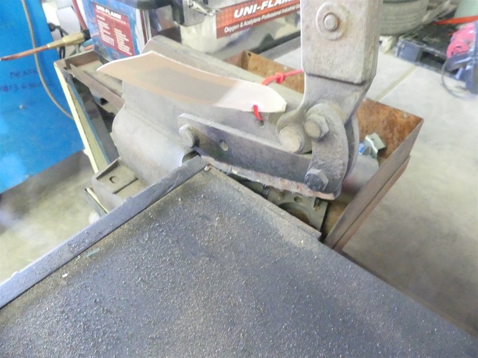 Assorted 4L Tins of Paint