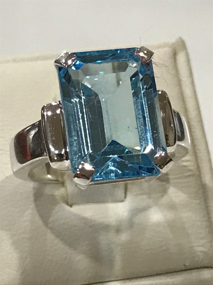 JBL Tune 110 Wired In-Ear Headphones with JBL Pure Bass Sound, Blue