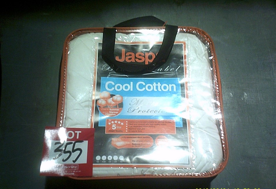 Men's 8mm Wood Lace & Golden Rhinestone Beaded Gemstone Bracelet