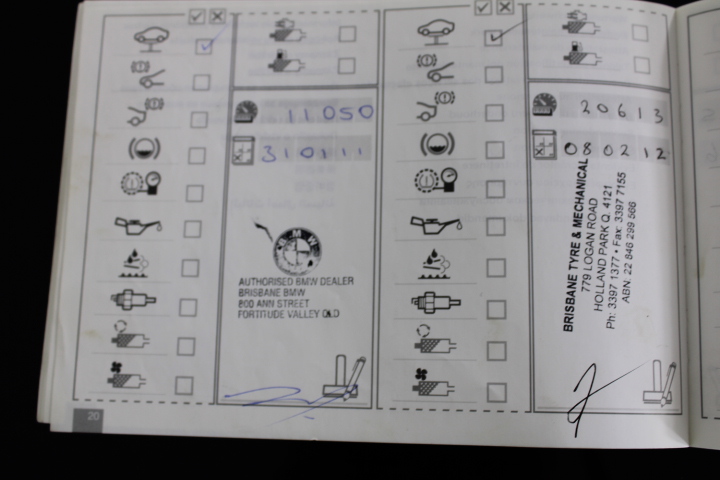 9ct White Gold Stud Earrings