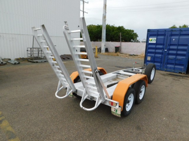 2XU SAILING Women's Long Sleeve Titanium Compression Top, Size S, Black/Gre