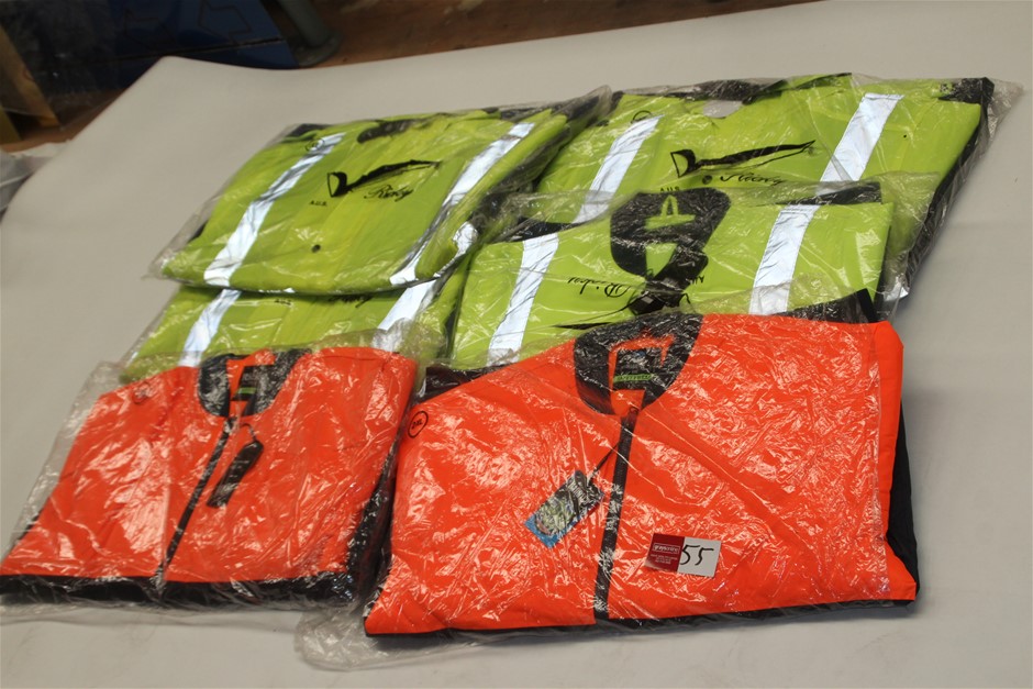 2XU Youth Short Sleeve High Performance Power Top, Size L, Black/Blue.  Buy