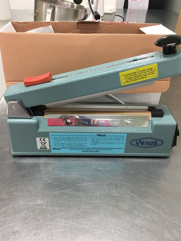 RIP CURL Women's Search Cheeky One-Piece Swim Suit, Size XS, Black (0090).