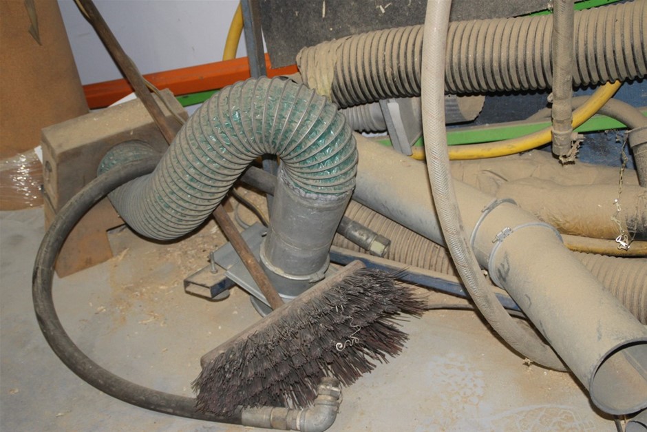 Australia: 2012 Two Dollars QEII Remembrance $2