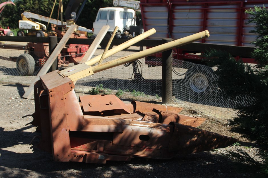 <p>3 x Aluminum Ladders </p>