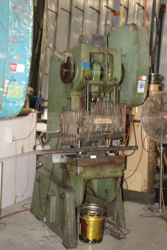 Quantity of 1 23.5-25 Earthmoving Tyre (Unused)