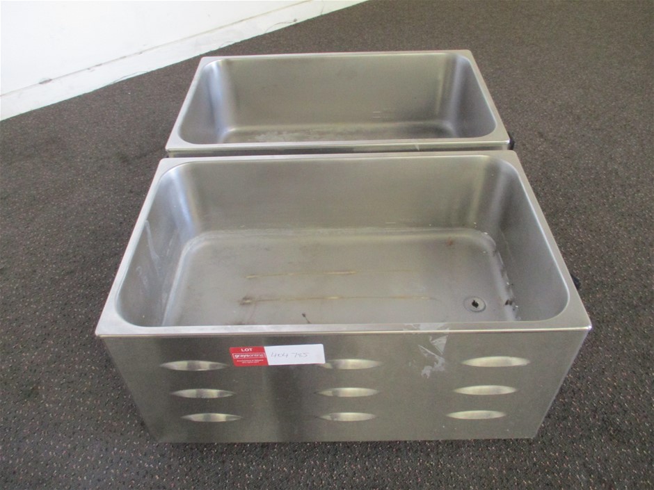 18ct Gold Plated 6mm Stud Earrings Featuring 2 Crystals by Swarovski®