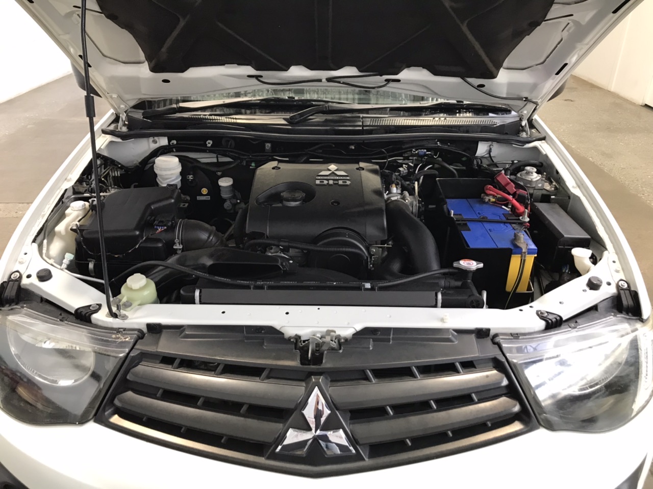 Classic 925 Sterling Silver Plated Bangle - DEMO