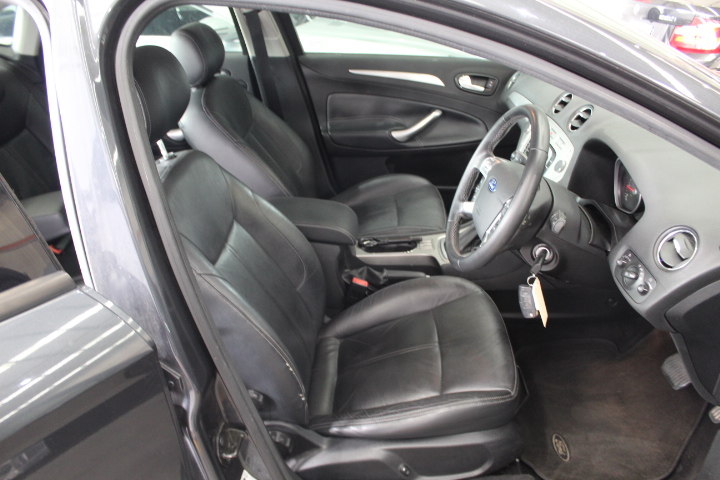 Simulated Diamond Initial 'D' Minimalist Stainless Steel Necklace