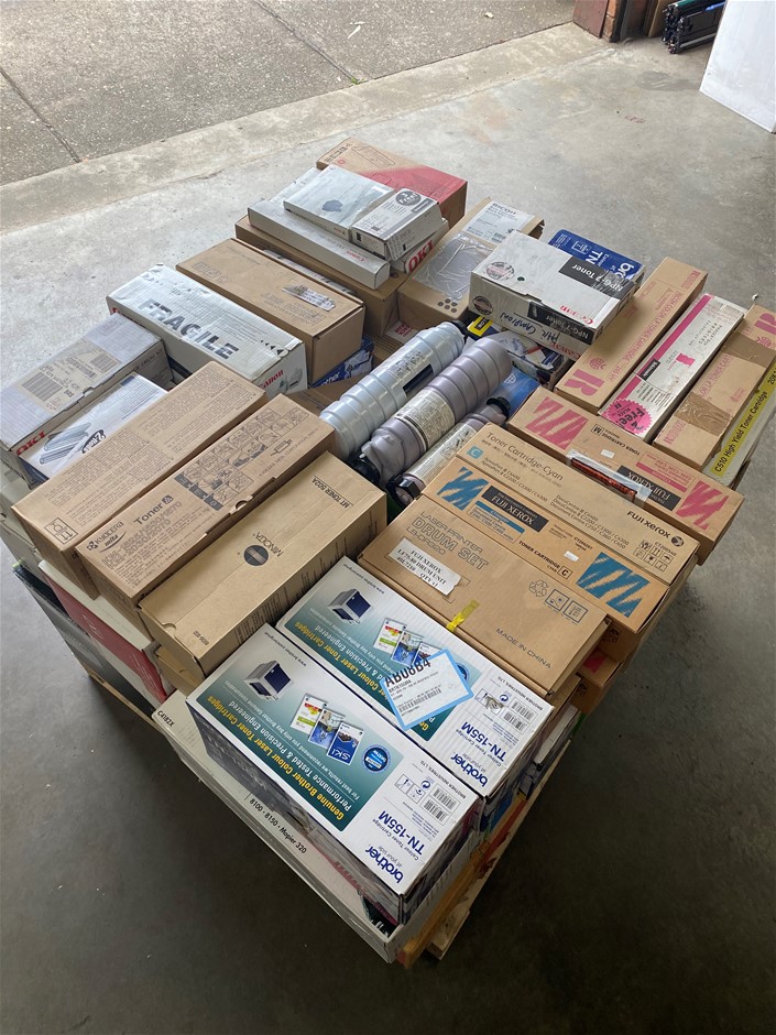 Designer Minimalist Round Eternity Necklace in Silver