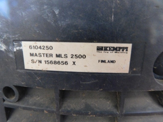 Silver-Filled Cuban Chain Bracelet, 8MM Wide - 22.8cm