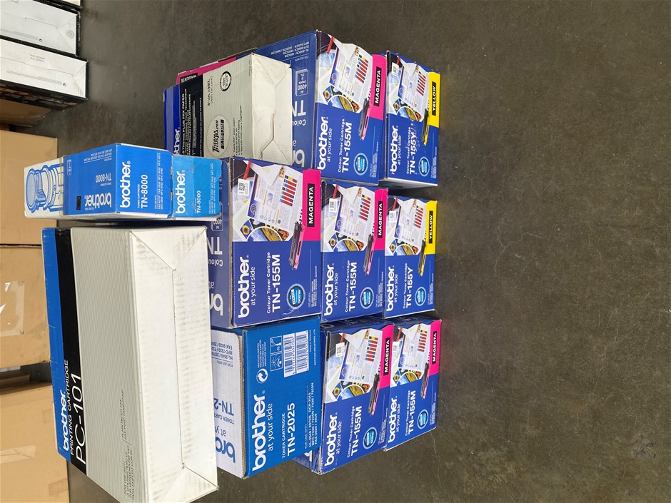 RAZOR MX350 Dirt Rocket Electric Ride On, Blue. NB: Used, not in working co