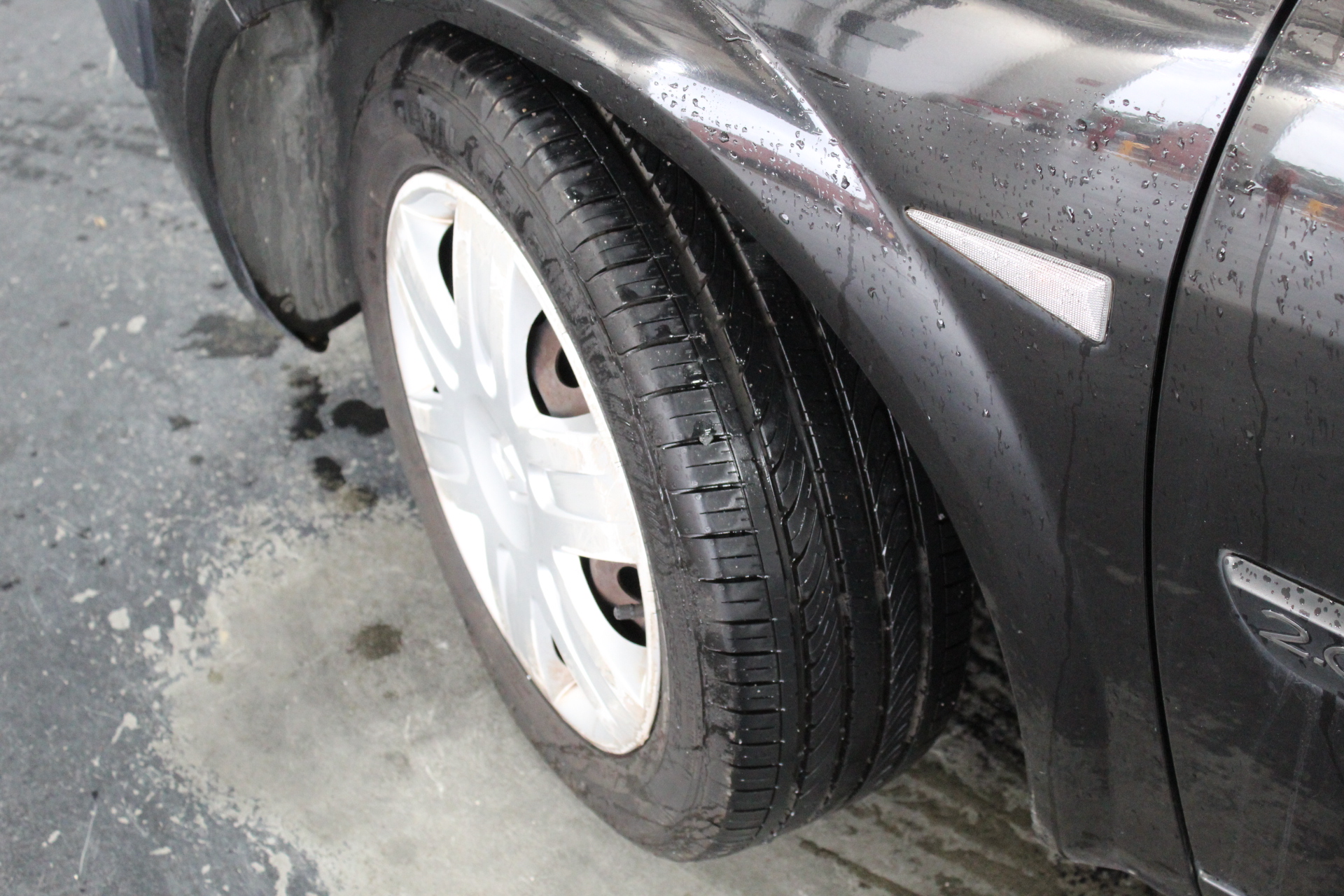 DYSON V8 Origin Cordless Vacuum. NB: Has been used, not in original box, ha