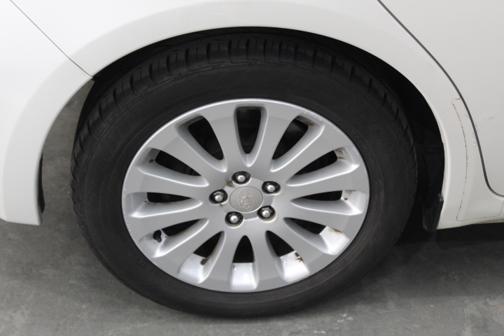 MAISTO Diecast 2021 Ford Bronco Wildtrak, 1:18 Scale, Black. NB: Marks/scra