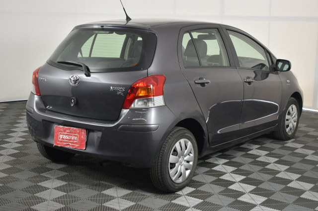 SUTTON PLACE Cooling Throw, Reversible, 60" x 70", Natural. NB: Not in orig