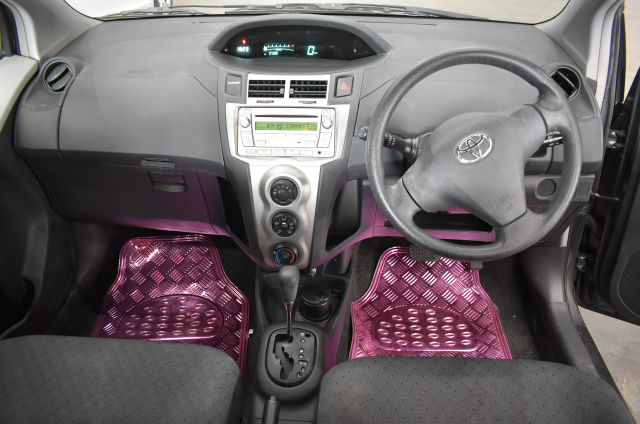 SUTTON PLACE Cooling Throw, Reversible, 60" x 70", Natural. NB: Not in orig