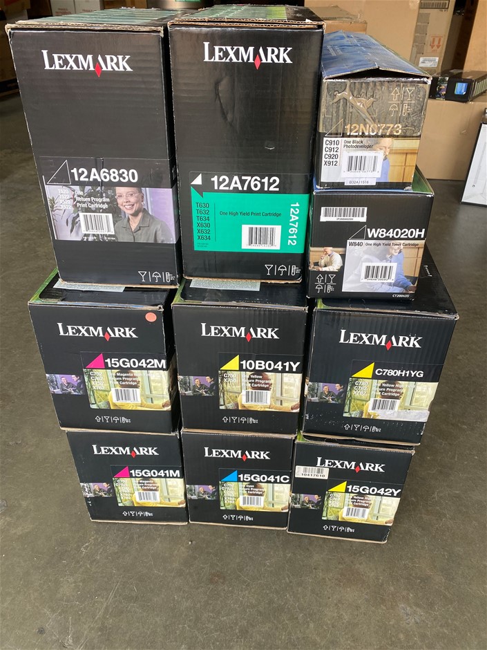 3 x Assorted Ambassador Collection Business Shirt. White 48 /Off White 43 /