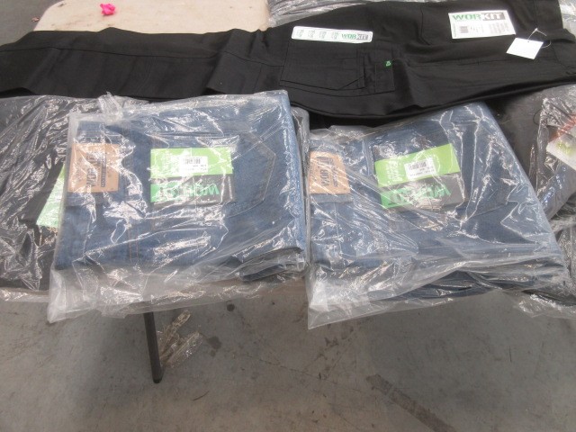 9K Yellow Gold HLW DIAMOND CUT MED OVAL HOOP EARRINGS