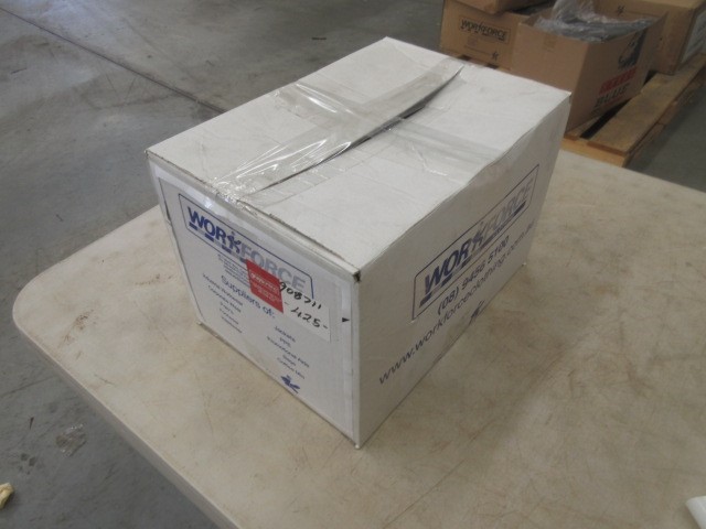 9K Yellow Gold TURQUOISE PETAL Bracelet 19cm