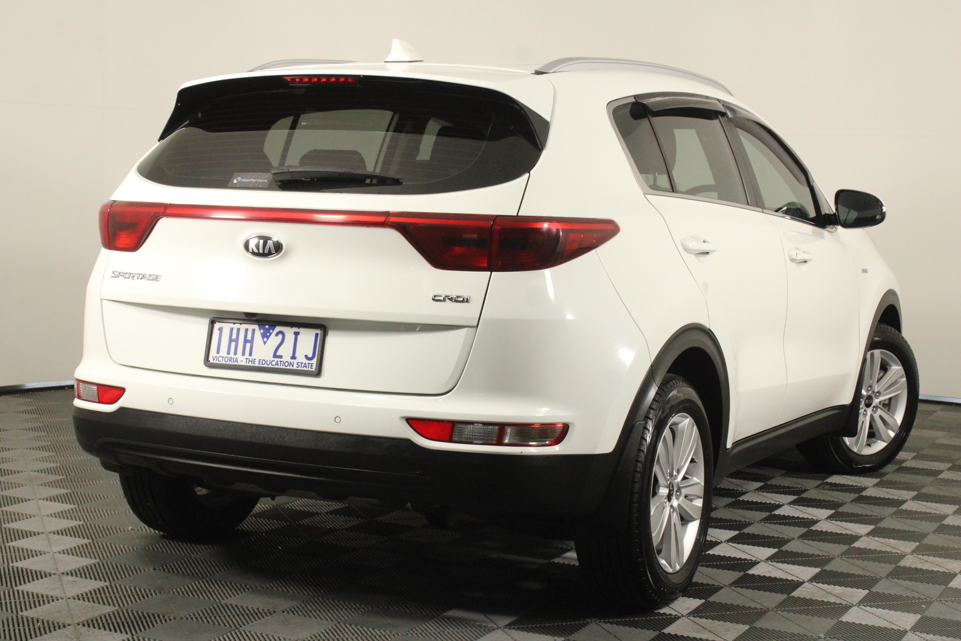 9K Yellow Gold 0.10ct HI I1 DIAMOND CLAW PENDANT