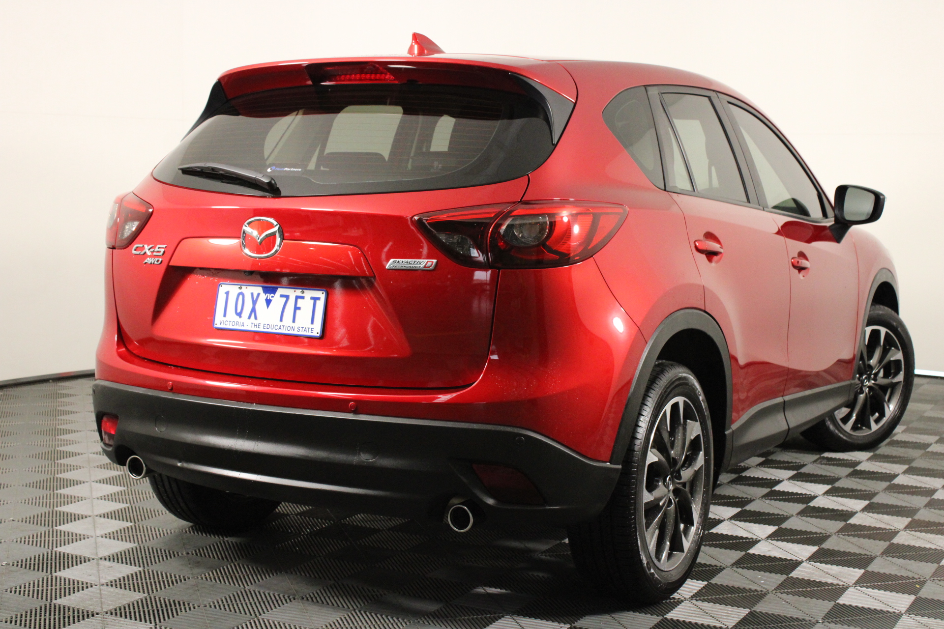 9K Yellow Gold LOCK HOOP EARRINGS 18mm