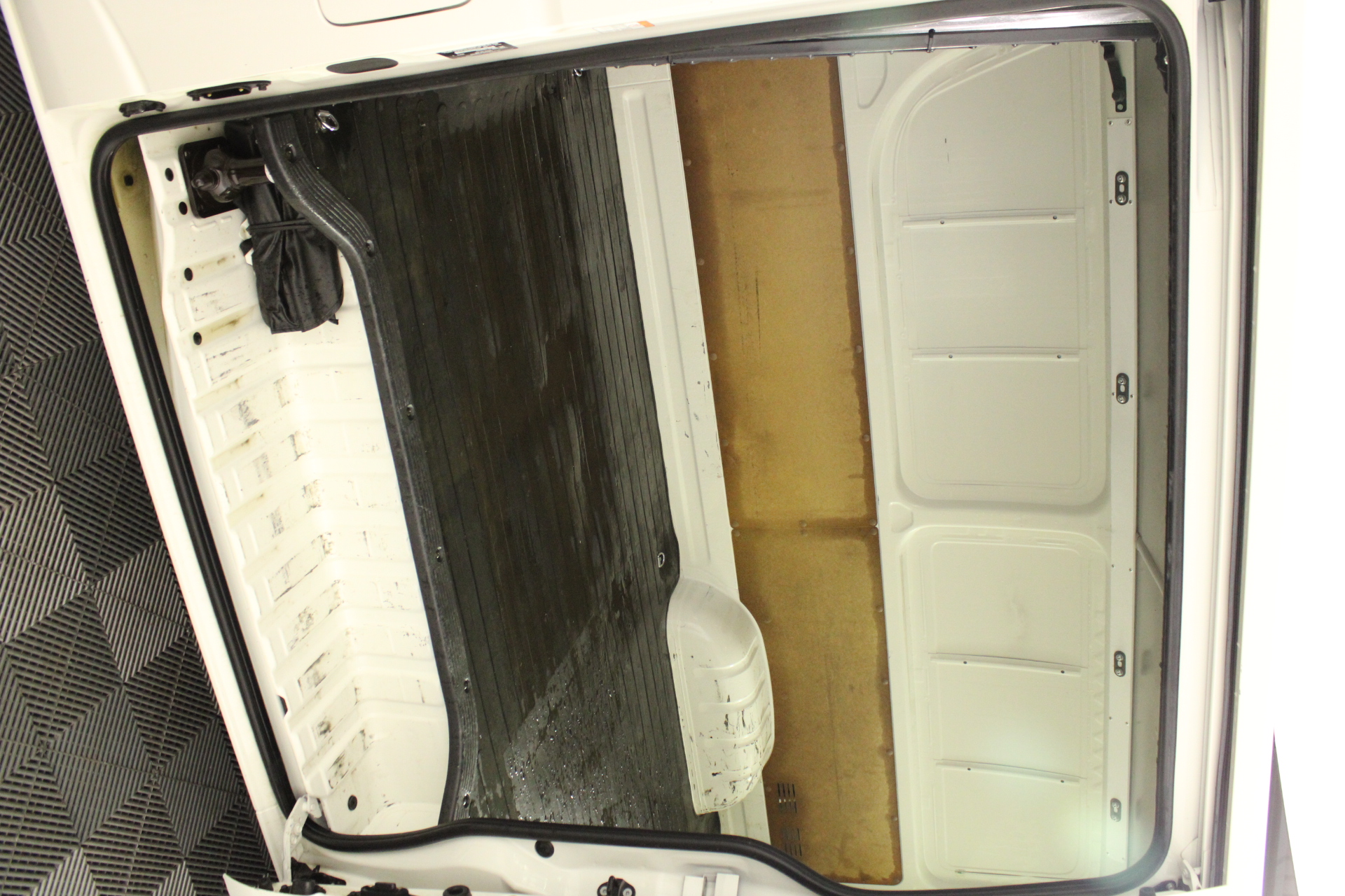 9K WHITE GOLD TEXTURED HOLLOW CREOLE EARRINGS 9mm