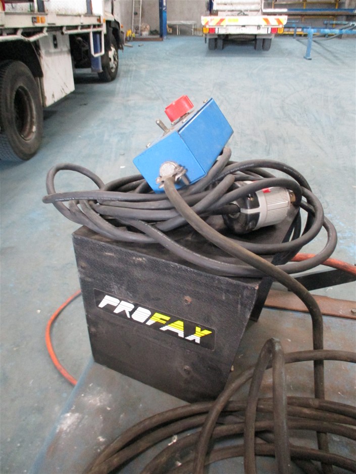 9K Yellow Gold RAINBOW PETAL Bracelet 17.8-19cm