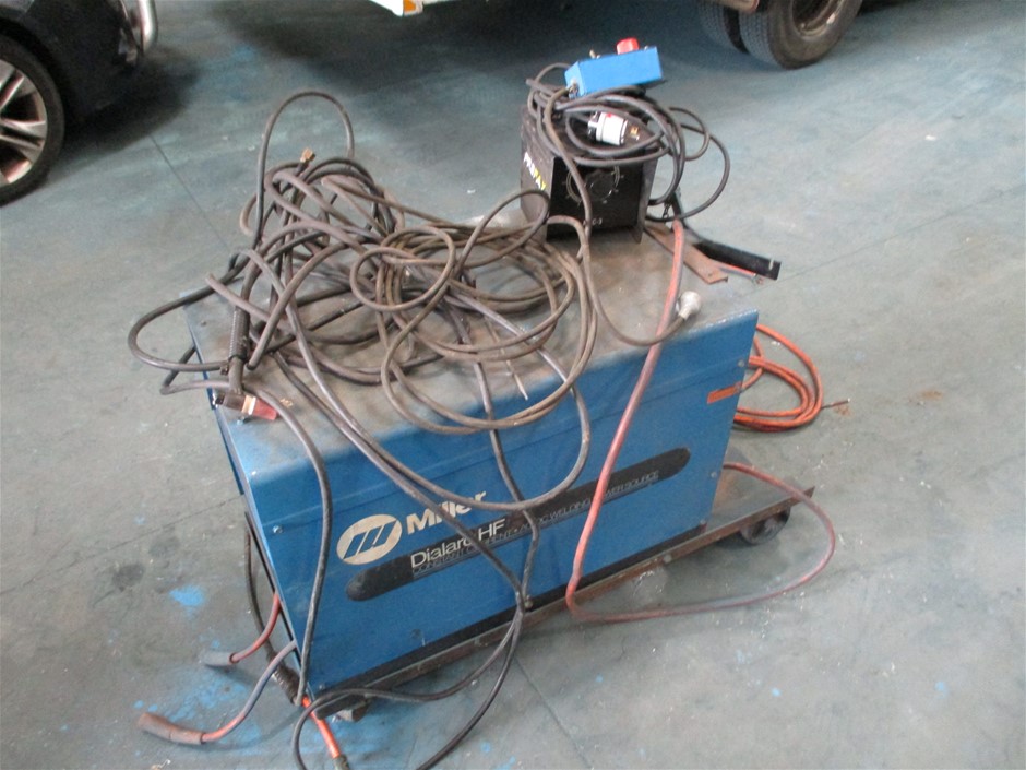 9K Yellow Gold BAR RING