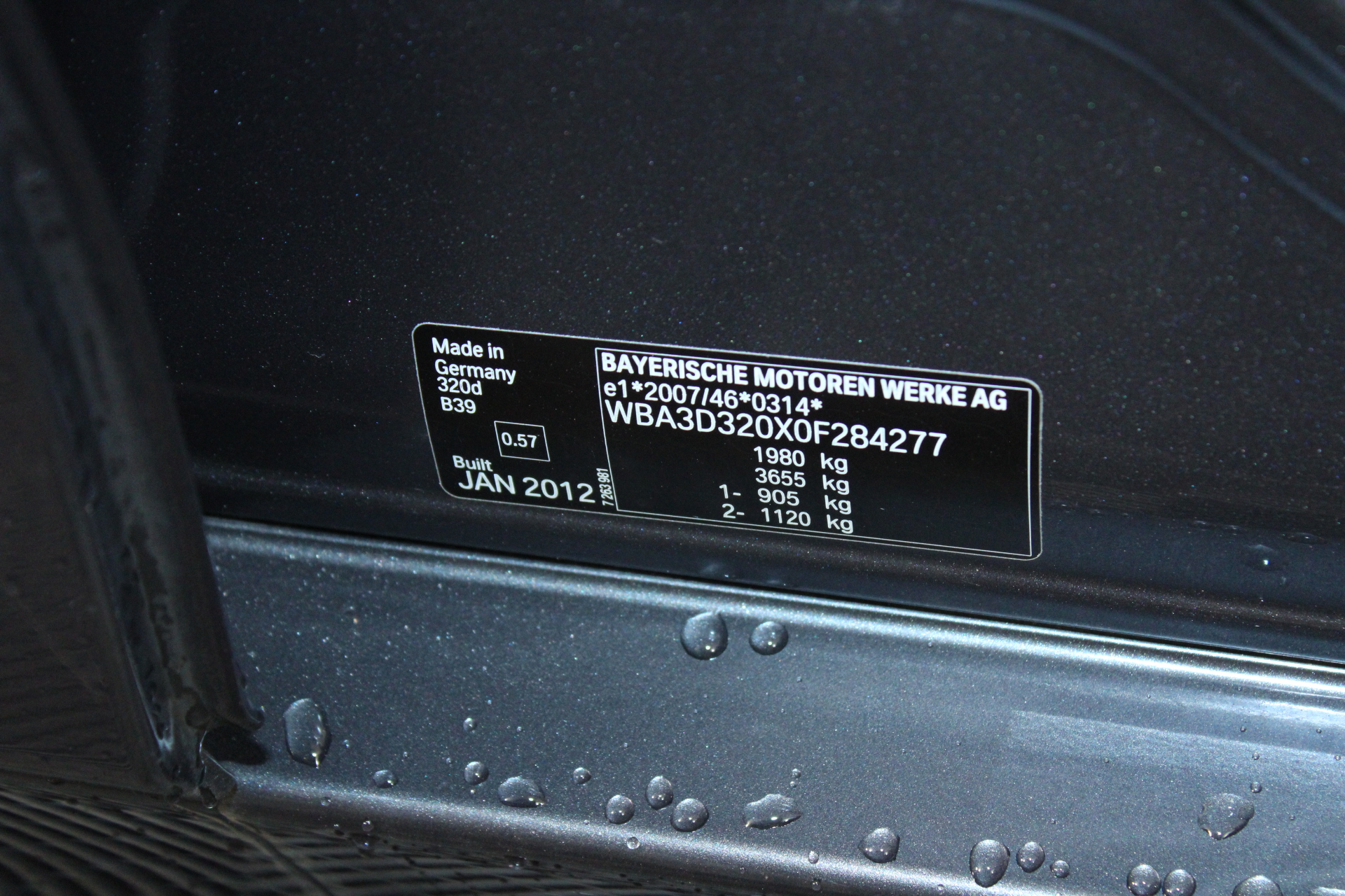 9K Yellow Gold TWIST OVAL INTENSIVE DC ER