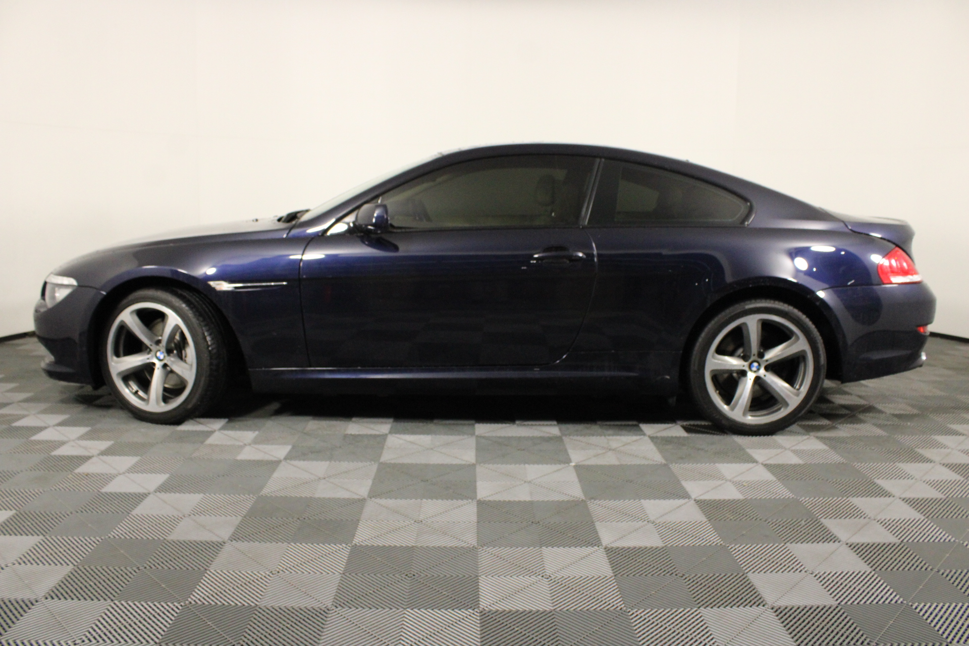 9K Yellow Gold EMERALD CUT RHODOLITE GARNET RING