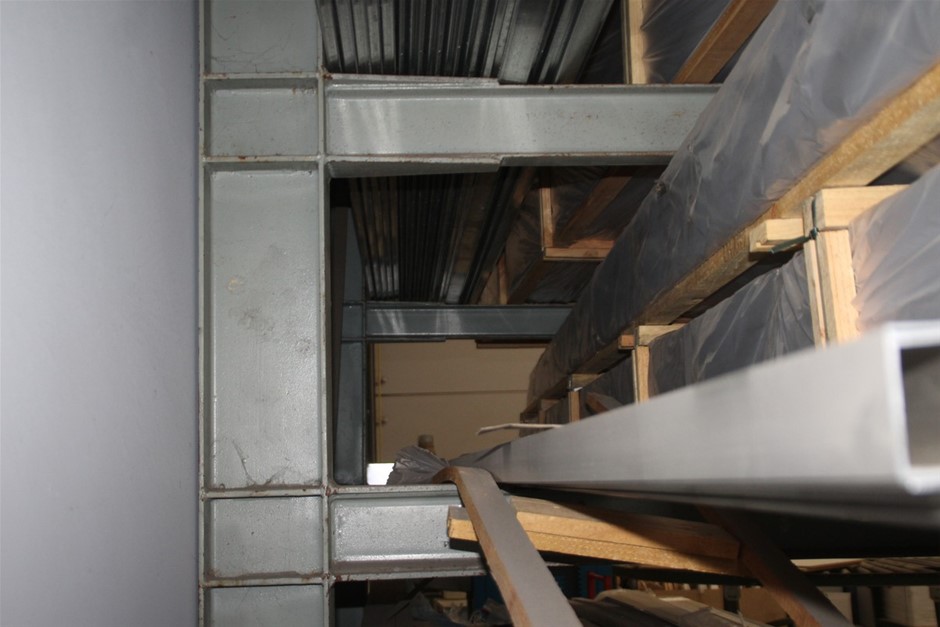 Bulk items, gold diamonds, silver coins