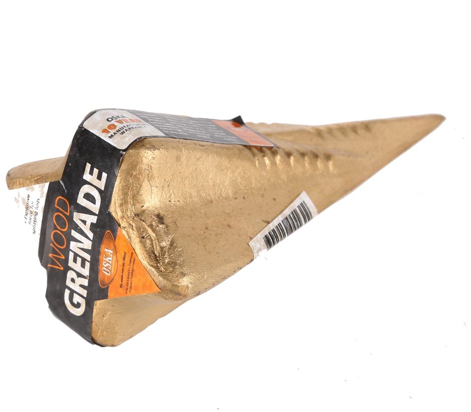 2010 BATHURST WINNER GOLD MEDALLION IN BOX LOWNDES HOLDEN VE COMMODORE