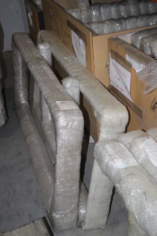 ELIZABETH ARDEN 5th Avenue Eau De Parfum Spray, 125mL. RRP: $70. NB: slight