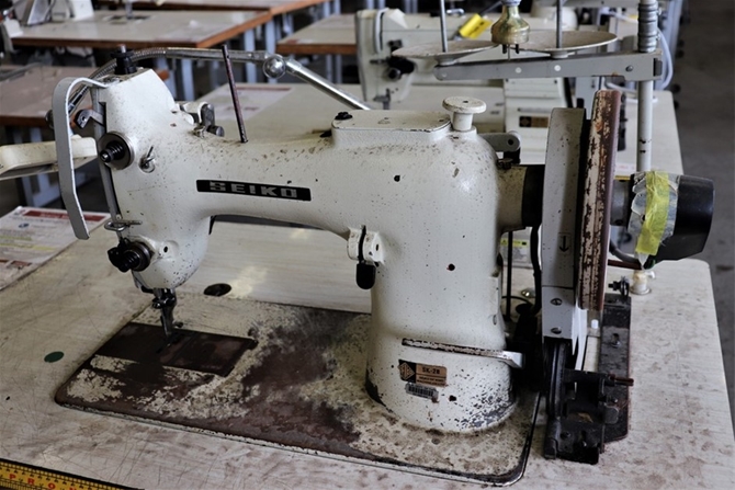 Seiko SK-2B Industrial Sewing Machine on Workbench Auction (0138-5040851) |  Grays Australia