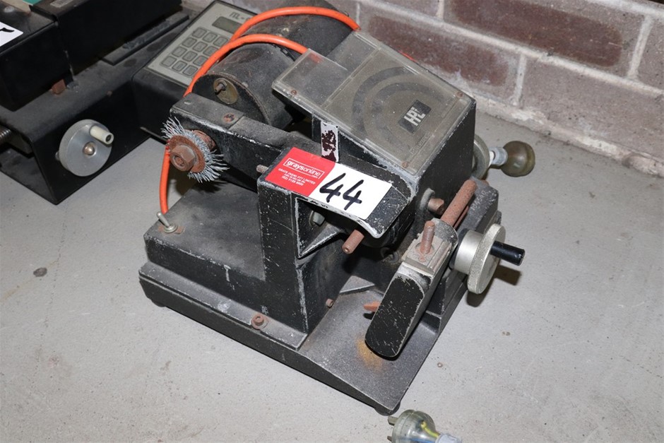 DeWALT 50M Tool Connect Laser Distance Measurer Metre. NB: Minor use.