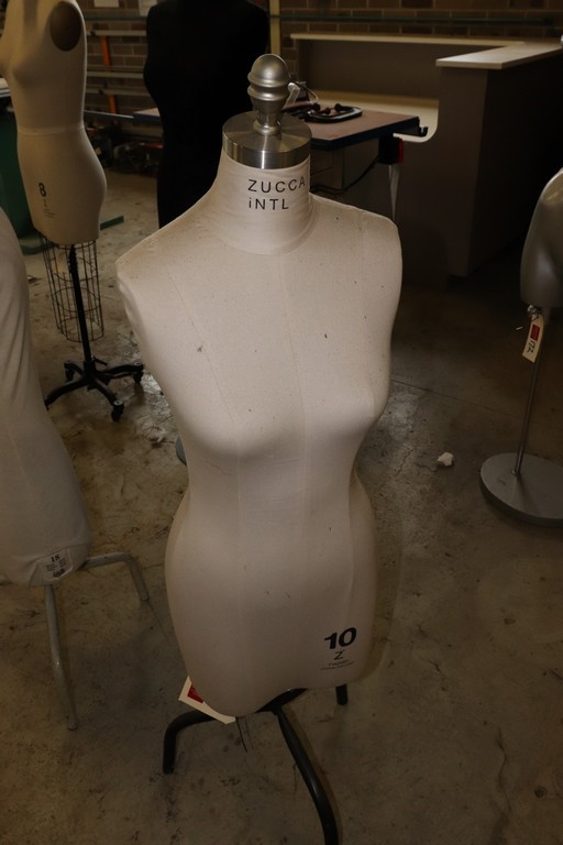 50 x FRONTIER Disposable P2 Flat Fold Respirator with Valve. NB: Not in Ori