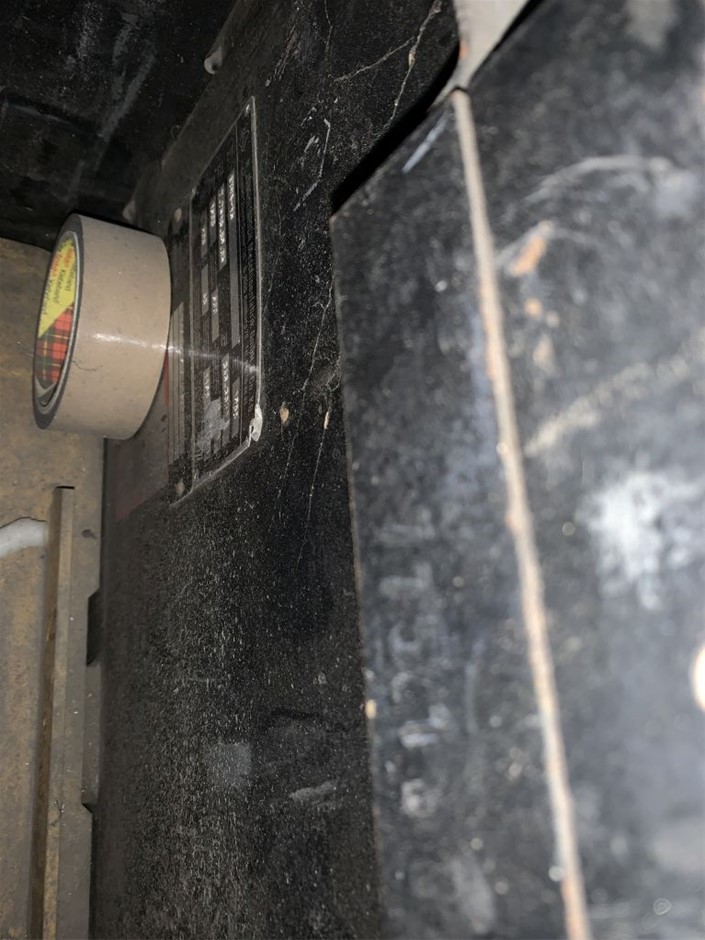 2 x SENSH Staple Gun 4-13mm Staples.