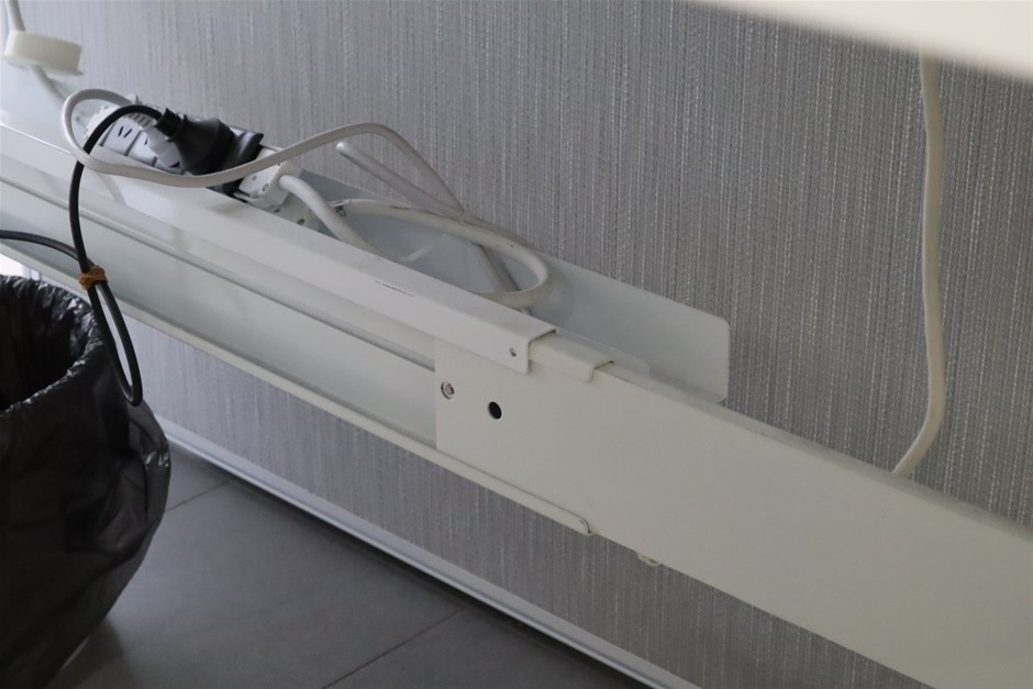 20 Packs of 1000 x VOREL Staples 8mm.